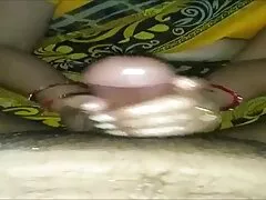 Dos analmexicanas maduras golpeando joven aplastado vagina.