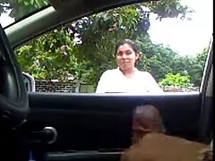 Un perro viejo que se mantuvo húmedo después de ser utilizado por porno hub mexicanas cinco hombres.